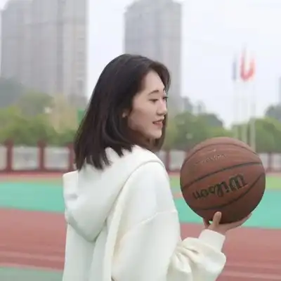 雷一巧